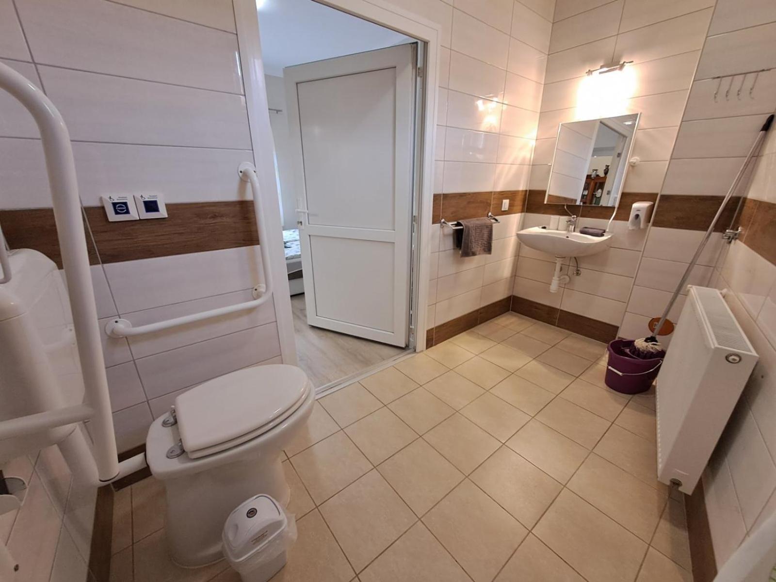 Berta Panzio Bed & Breakfast Hajdúszoboszló Oda fotoğraf