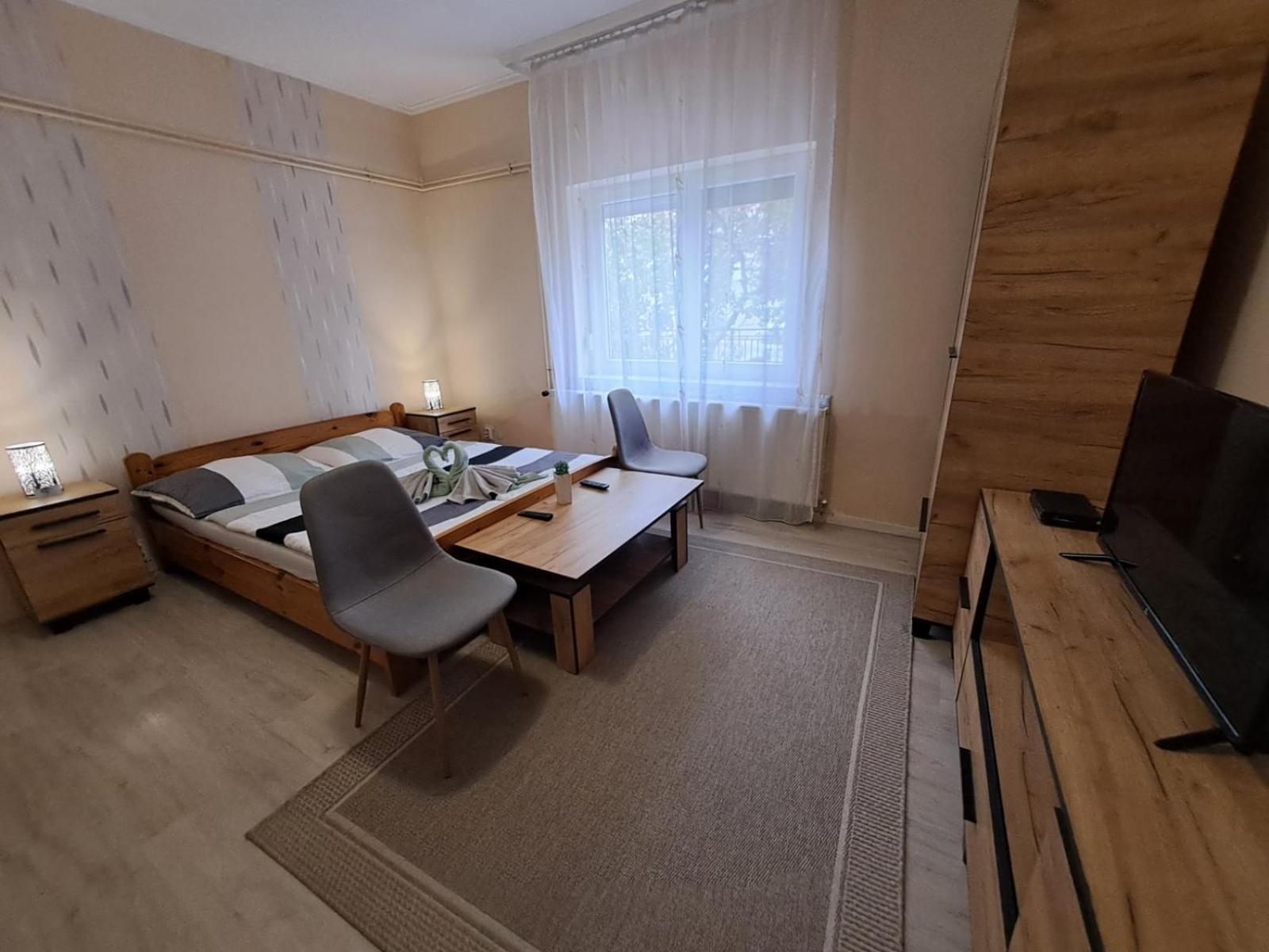 Berta Panzio Bed & Breakfast Hajdúszoboszló Oda fotoğraf